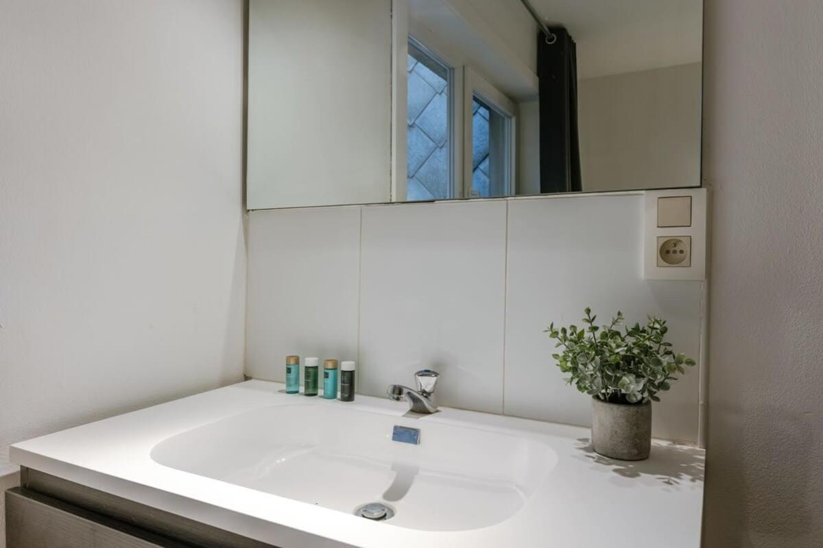 Huswell - Enjoyable Apartment With Sea View De Haan Exteriör bild