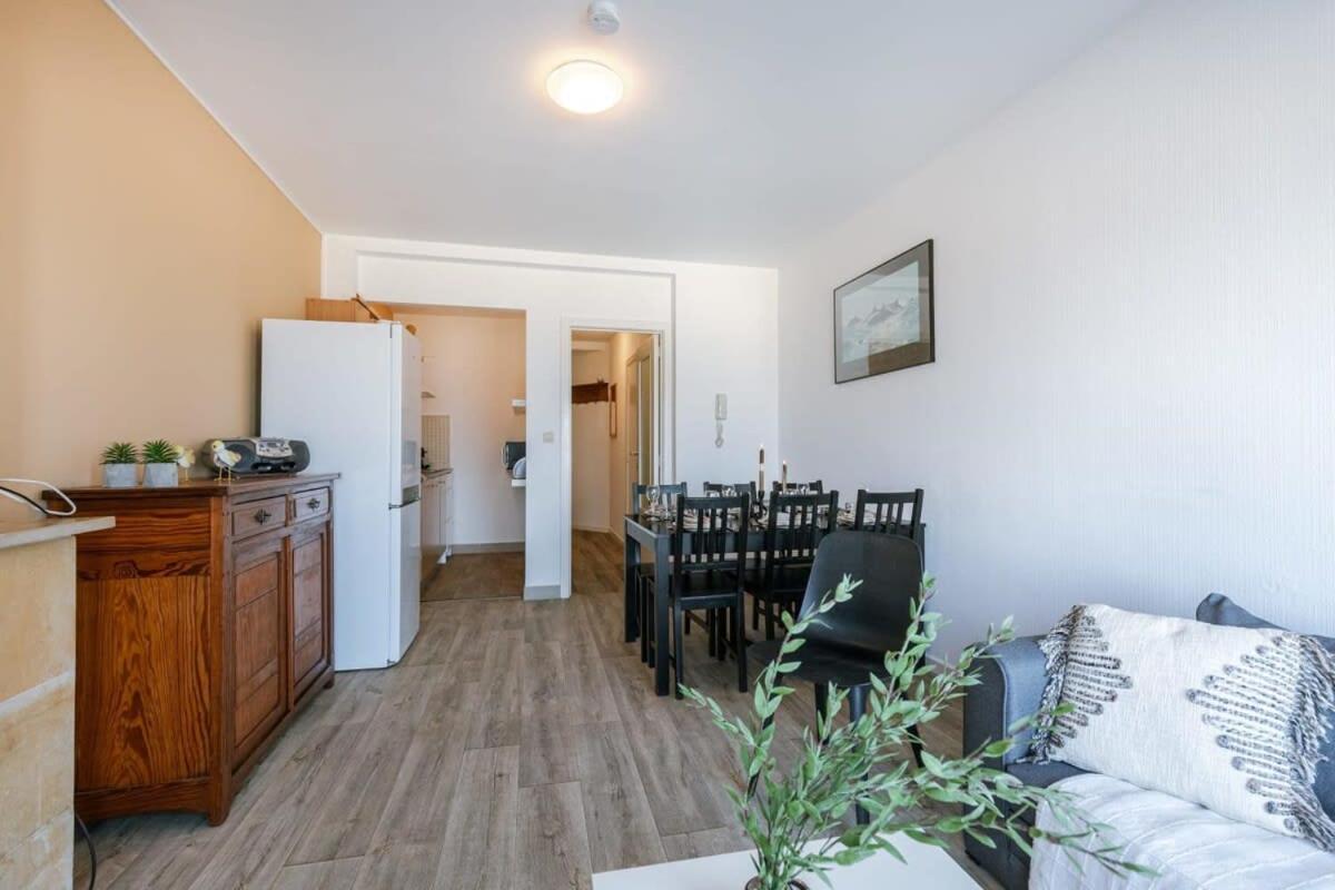 Huswell - Enjoyable Apartment With Sea View De Haan Exteriör bild
